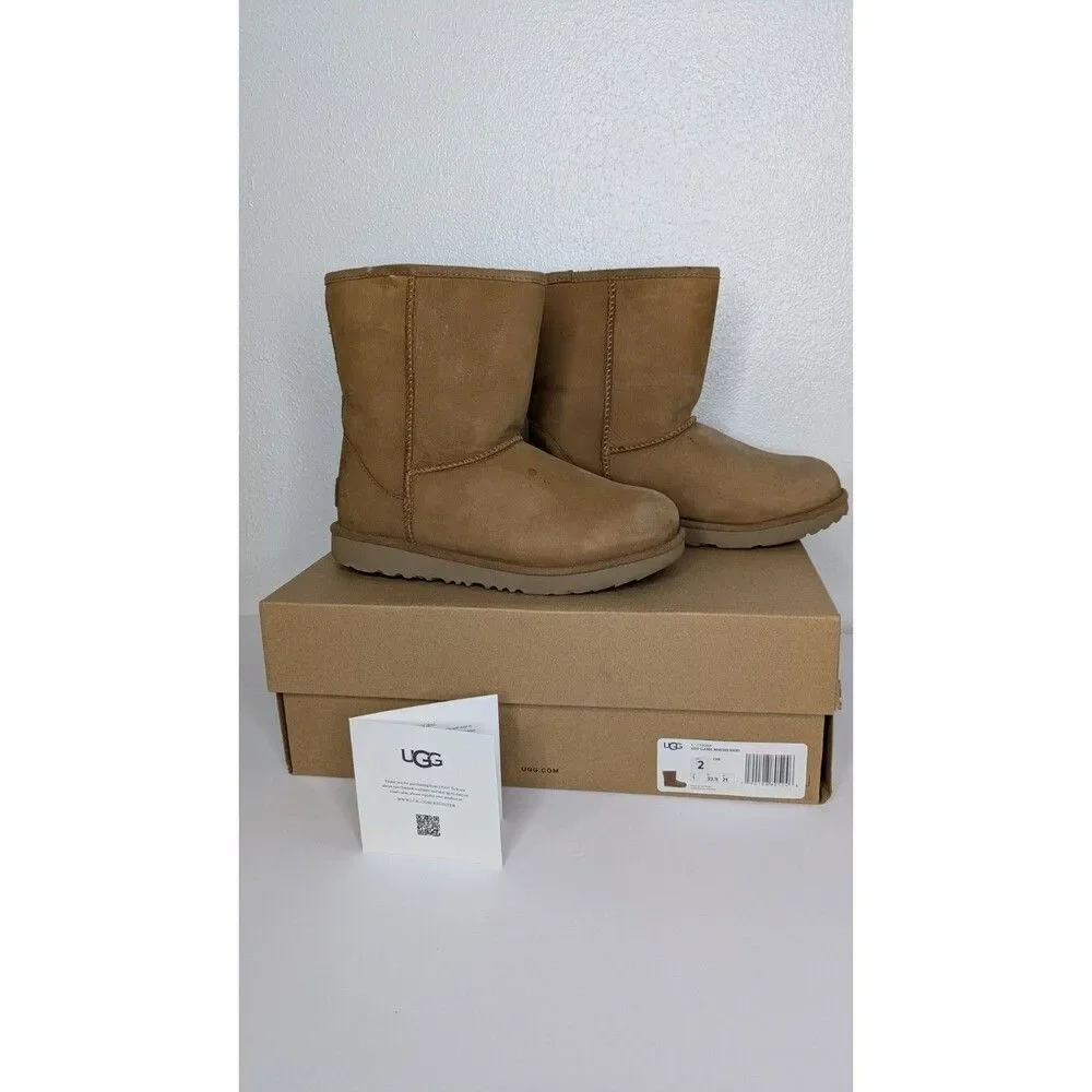 UGG Kids Classic Boots Size 2 Short Weather K/1019646K Chestnut 100% Authentic